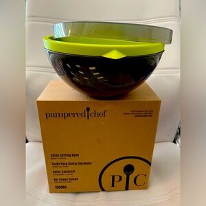 Pampered Chef Salad Cutting Bowl